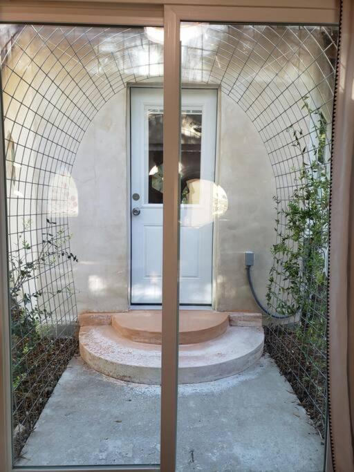 Dome With Hempcrete Bedroom! Blanco Esterno foto